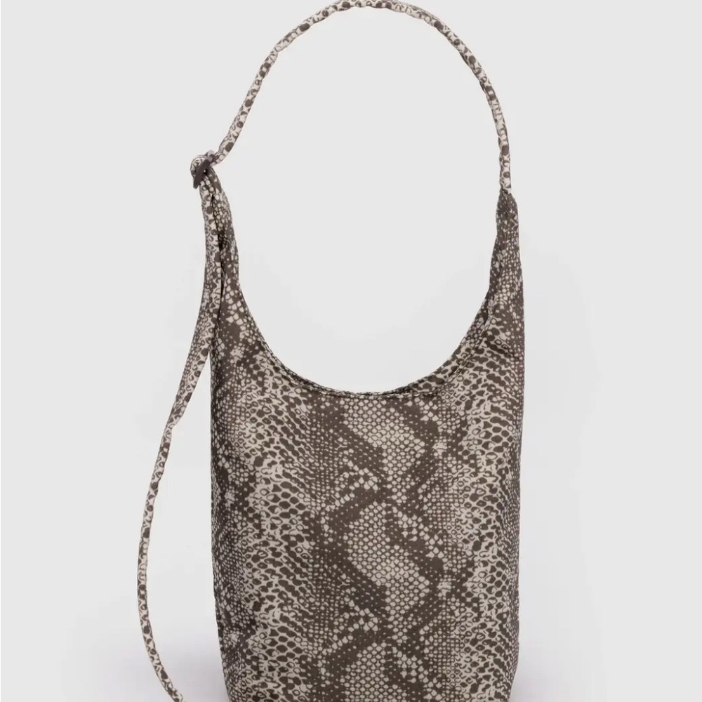 BAGGU: Snakeskin Small Sling Bag🐍